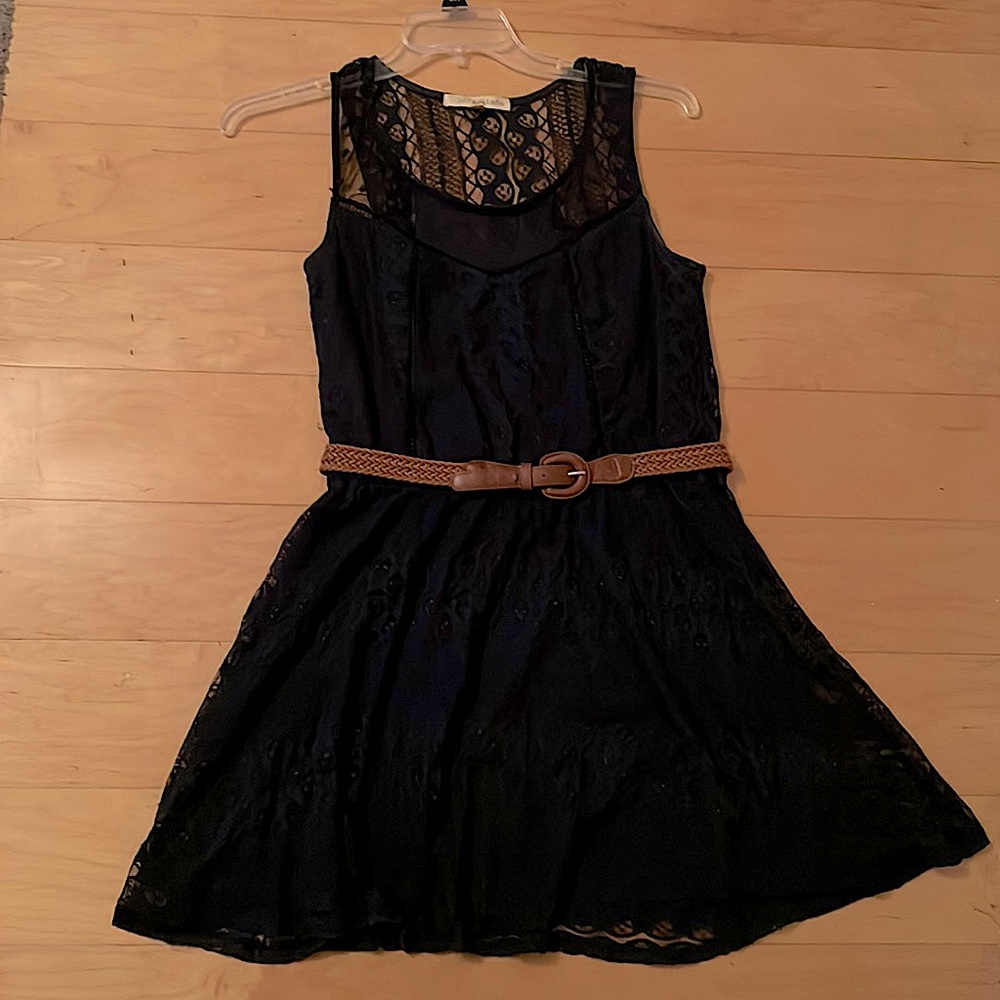 Rewind Navy Lace Sleeveless Belted Dress